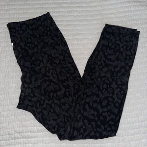 Lululemon legging, size 10 25in inseam